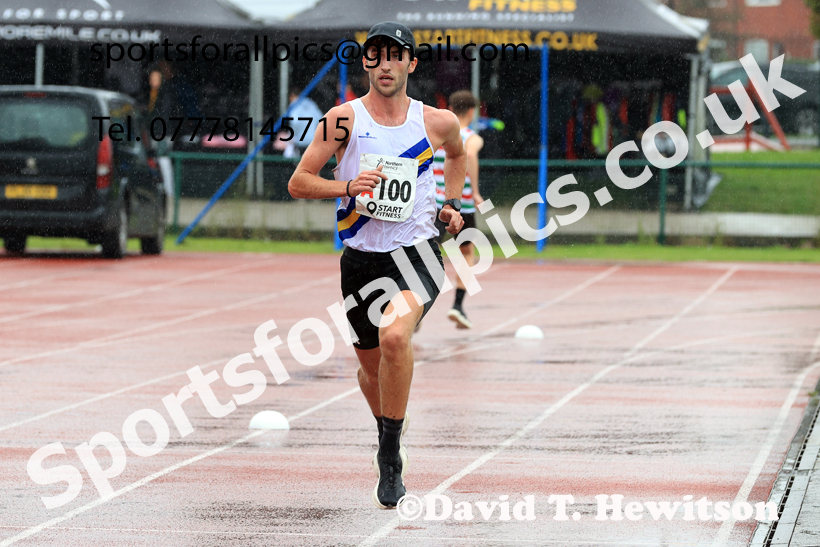 Senior Mens 6 Stage 2025 Northern Athletics Autumn Road Relays, Leigh, Lancashire. Photo: David T. Hewitson/Sports for All Pics